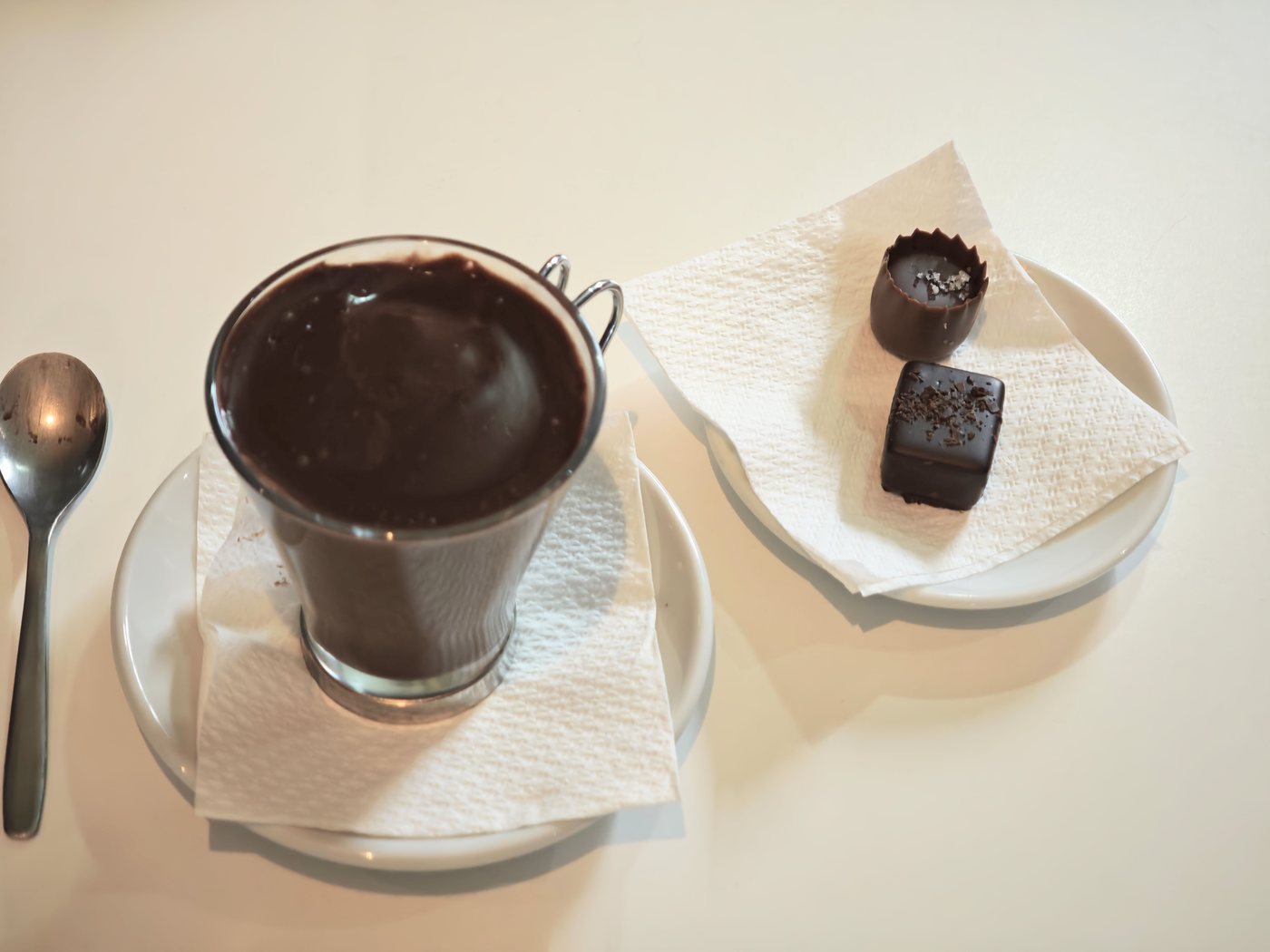 Hot chocolate and chocolates at a Portimão café